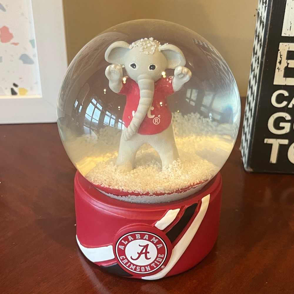 University of Alabama Snow Globe